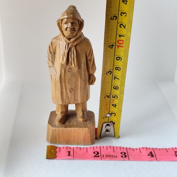Quebecois folk art hand-carved wooden figurine - Picture 7 of 7